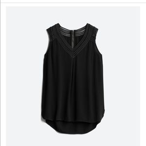 DANIEL RAINN Dorado V-Neck Blouse